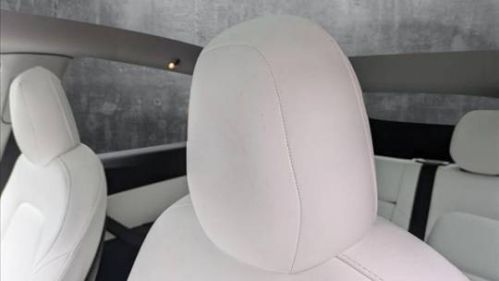 2021 Tesla Model Y 5YJYGDEEXMF100589