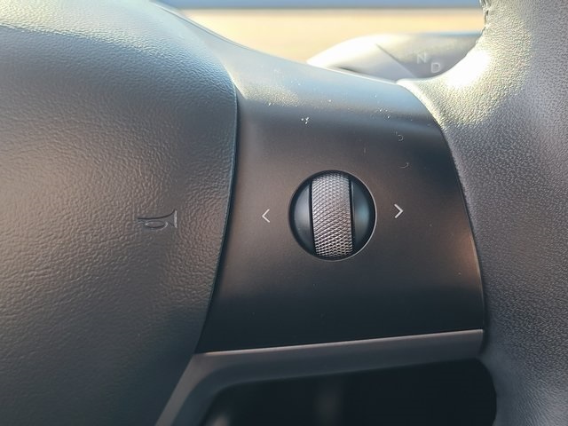 2021 Tesla Model Y 5YJYGDEE0MF100164