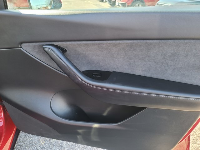 2021 Tesla Model Y 5YJYGDEE0MF100164