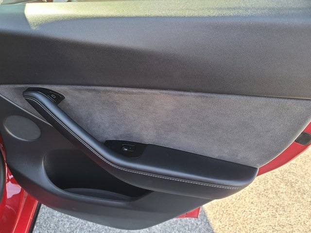 2021 Tesla Model Y 5YJYGDEE0MF100164