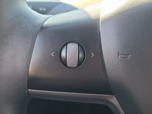 2021 Tesla Model Y 5YJYGDEE0MF100164