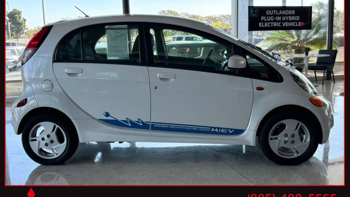 2012 Mitsubishi i-MiEV - Images - 2
