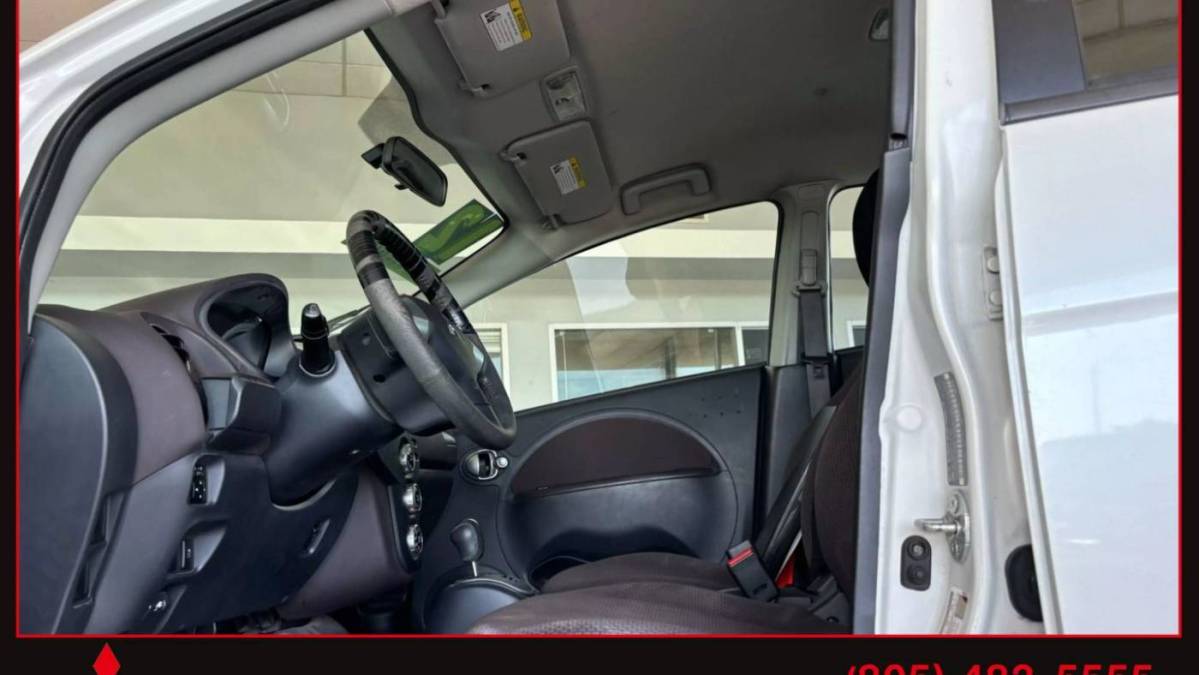 2012 Mitsubishi i-MiEV - Images - 10