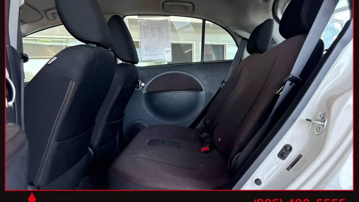2012 Mitsubishi i-MiEV - Images - 11