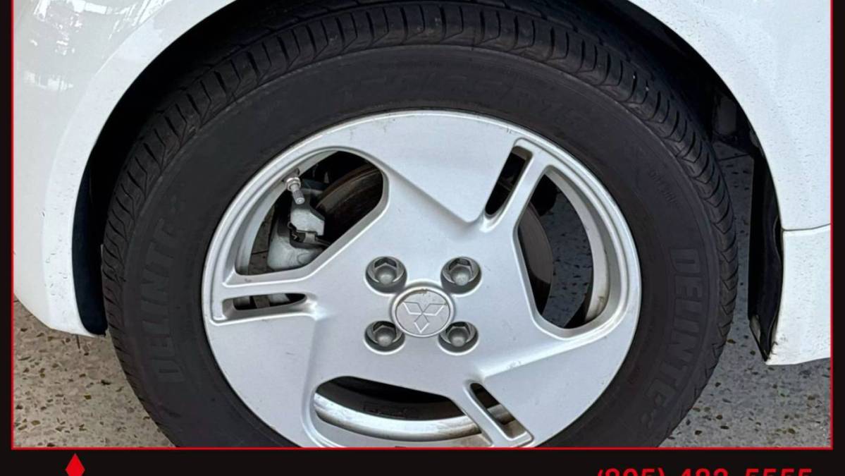 2012 Mitsubishi i-MiEV - Images - 17