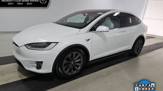 2018 Tesla Model X 5YJXCBE21JF087633