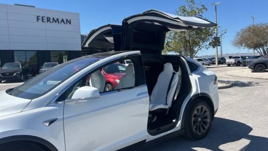 2018 Tesla Model X 5YJXCBE21JF087633