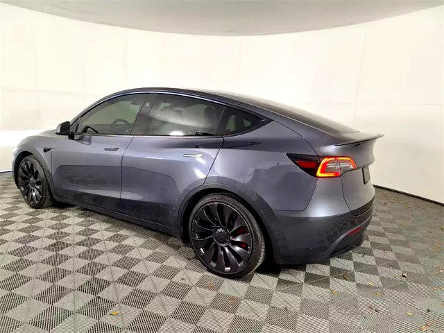 2023 Tesla Model Y 7SAYGDEF8PF830033