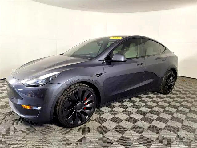 2023 Tesla Model Y 7SAYGDEF8PF830033