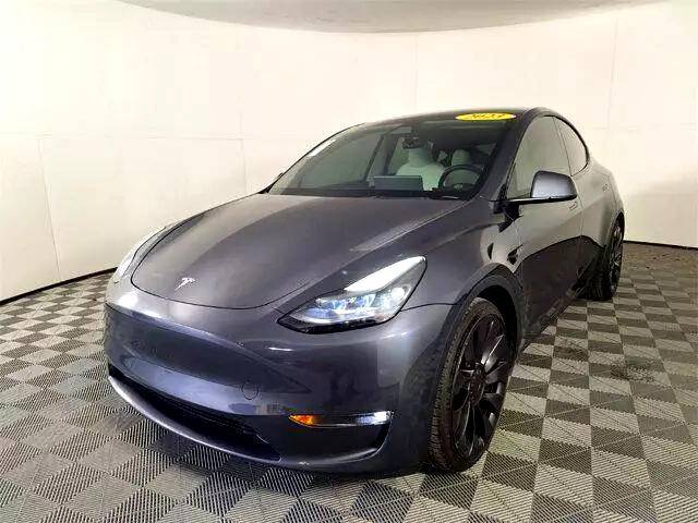 2023 Tesla Model Y 7SAYGDEF8PF830033