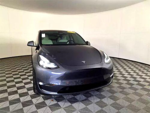 2023 Tesla Model Y 7SAYGDEF8PF830033