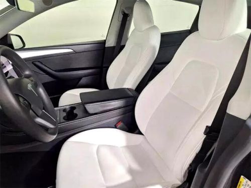 2023 Tesla Model Y 7SAYGDEF8PF830033