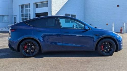 2022 Tesla Model Y 7SAYGDEF9NF460384