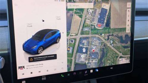 2022 Tesla Model Y 7SAYGDEF9NF460384