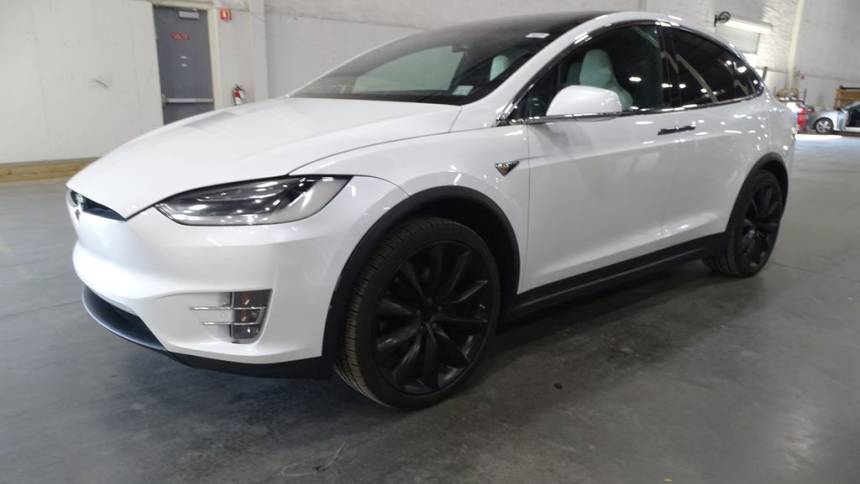 2018 Tesla Model X 5YJXCBE21JF138919