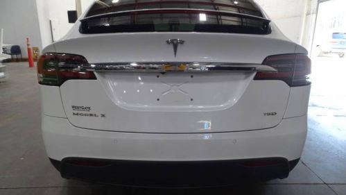 2018 Tesla Model X 5YJXCBE21JF138919