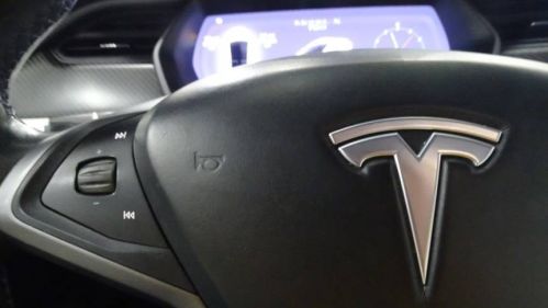 2018 Tesla Model X 5YJXCBE21JF138919