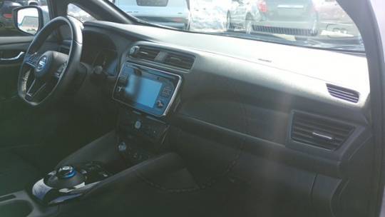 2019 Nissan LEAF - Images - 17