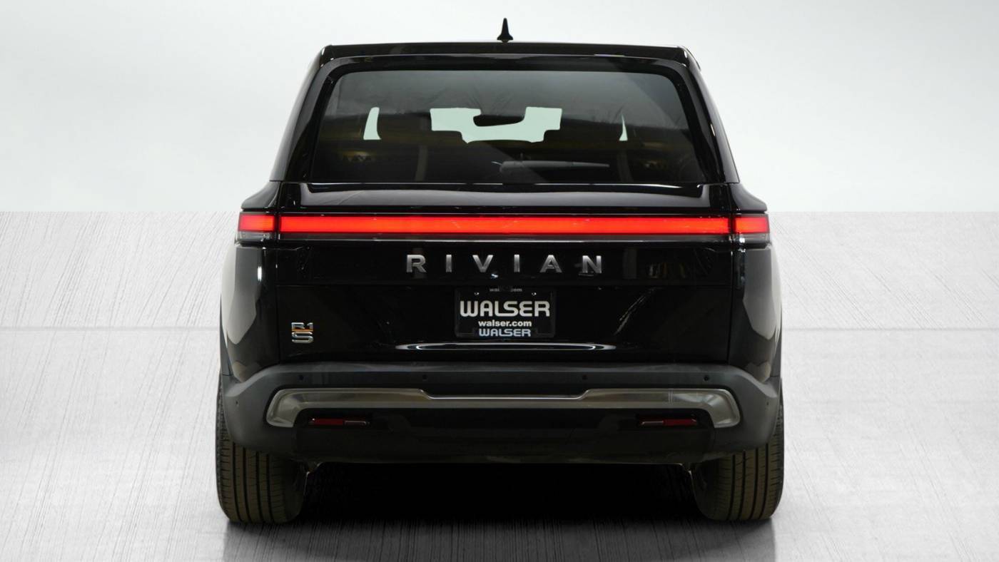 2023 Rivian R1S 7PDSGABA7PN026083