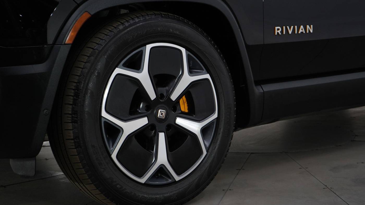 2023 Rivian R1S 7PDSGABA7PN026083