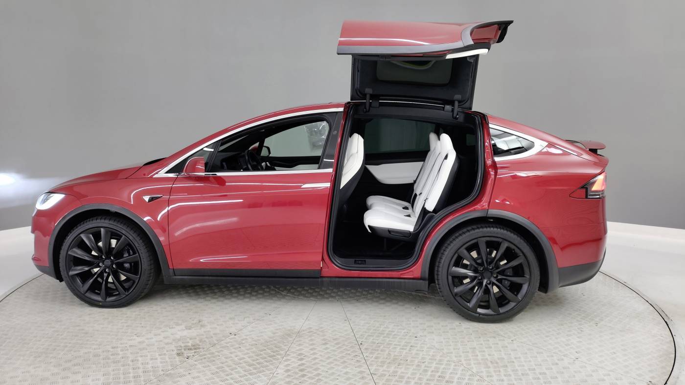 2018 Tesla Model X 5YJXCDE23JF135922