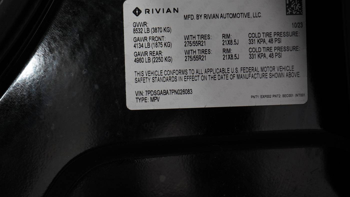 2023 Rivian R1S 7PDSGABA7PN026083