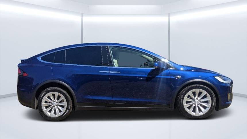 2017 Tesla Model X 5YJXCDE28HF077087