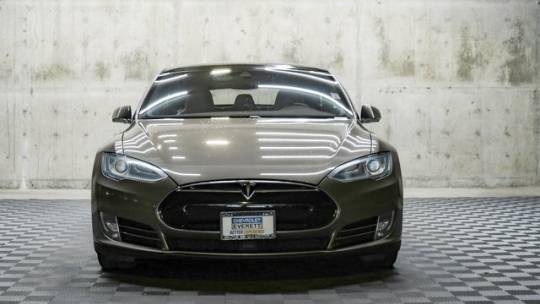 2016 Tesla Model S 5YJSA1E47GF137746