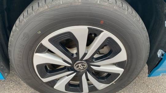 2017 Toyota Prius Prime - Images - 10