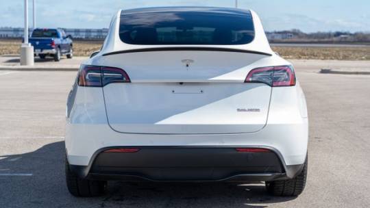 2022 Tesla Model Y 7SAYGDEF9NF381930