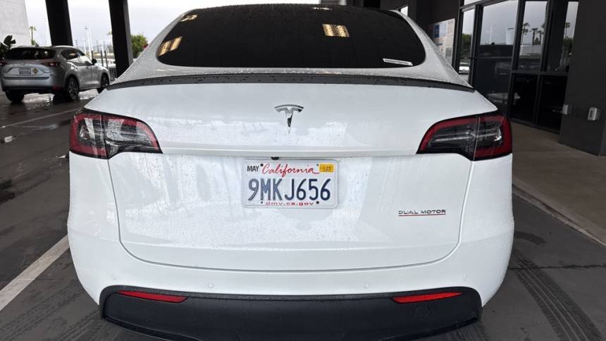 2022 Tesla Model Y 7SAYGDEF8NF451935