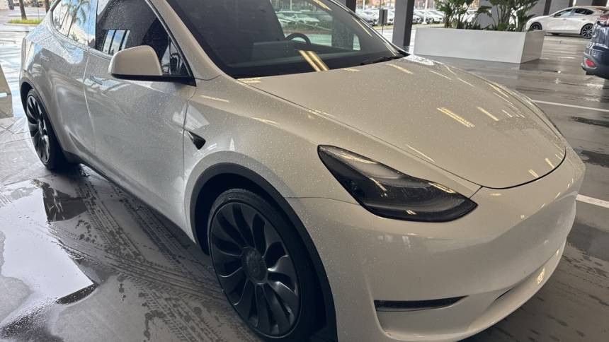 2022 Tesla Model Y 7SAYGDEF8NF451935