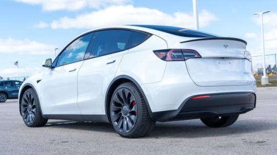 2022 Tesla Model Y 7SAYGDEF9NF381930