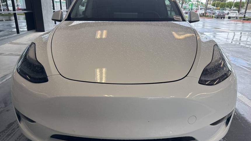 2022 Tesla Model Y 7SAYGDEF8NF451935