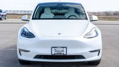 2022 Tesla Model Y 7SAYGDEF9NF381930