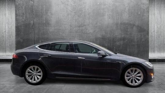 2017 Tesla Model S 5YJSA1E29HF183885