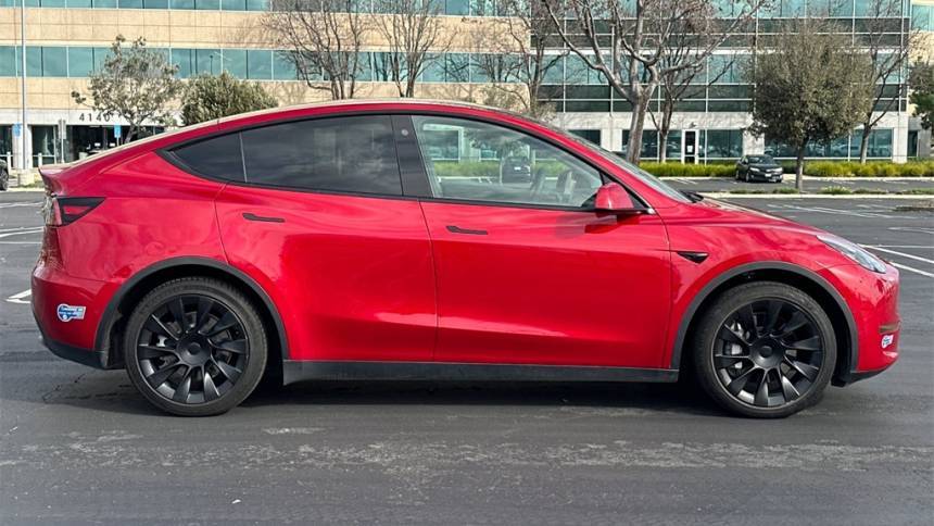 2021 Tesla Model Y 5YJYGDEE1MF076845