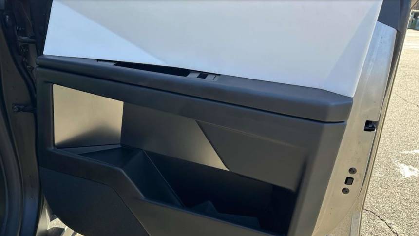 2024 Tesla Cybertruck - Images - 8