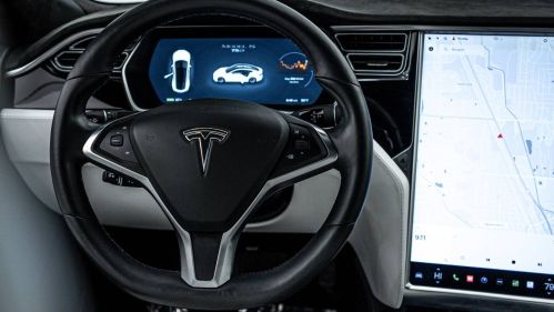 2017 Tesla Model S 5YJSA1E2XHF205456