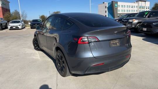 2021 Tesla Model Y 5YJYGDEE2MF080645