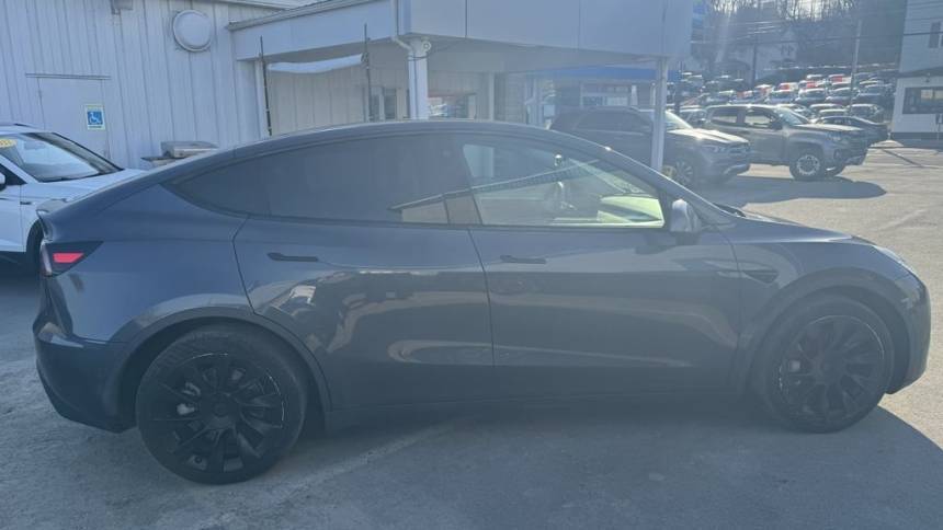 2021 Tesla Model Y 5YJYGDEE3MF148399