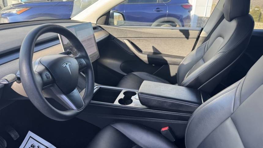 2021 Tesla Model Y 5YJYGDEE3MF148399