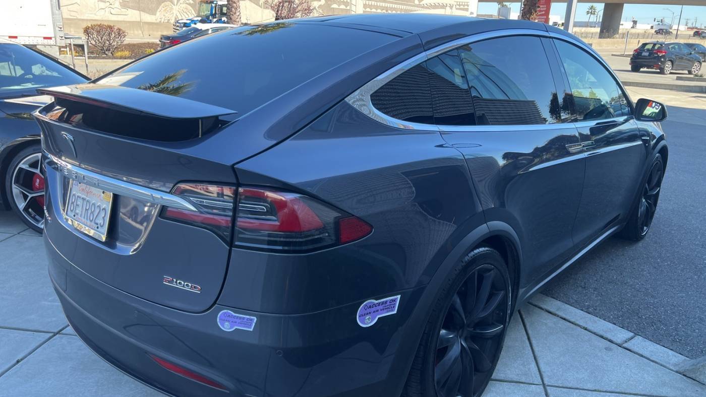 2018 Tesla Model X 5YJXCDE41JF101642