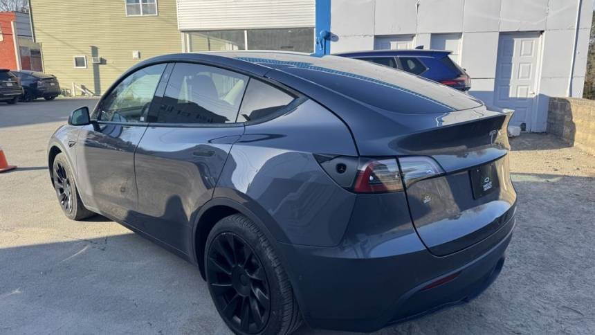 2021 Tesla Model Y 5YJYGDEE3MF148399