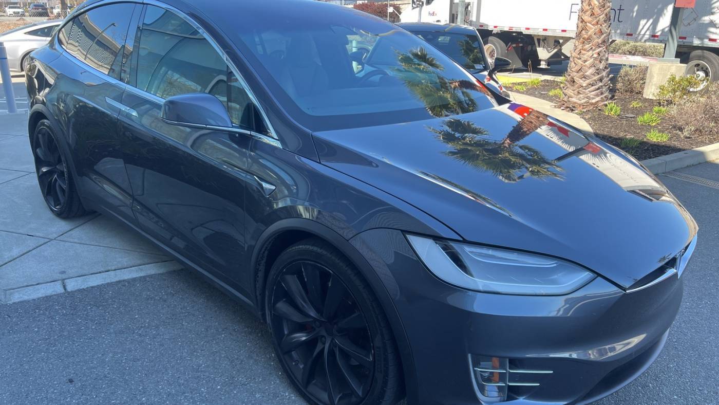 2018 Tesla Model X 5YJXCDE41JF101642