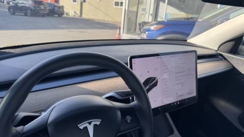 2021 Tesla Model Y 5YJYGDEE3MF148399