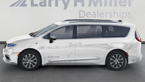 2025 Chrysler Pacifica 2C4RC1S77SR550190