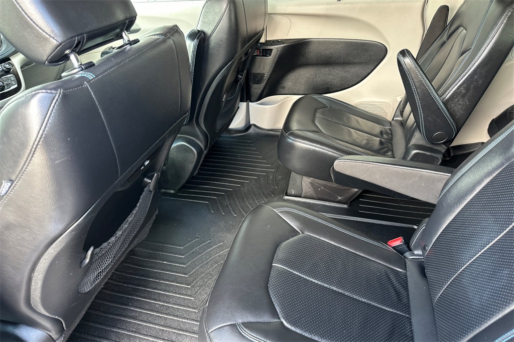 2021 Chrysler Pacifica 2C4RC1BG2MR527368