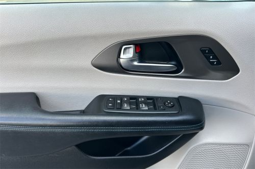 2021 Chrysler Pacifica 2C4RC1BG2MR527368