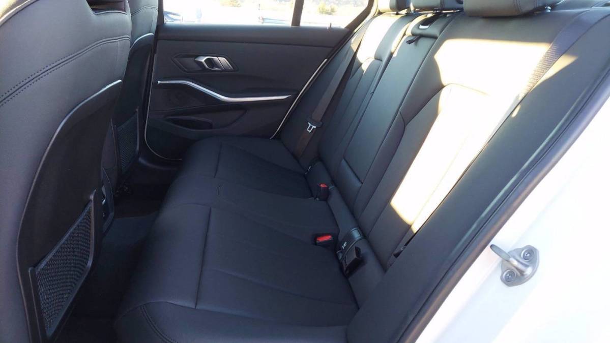 2021 BMW 3 Series - Images - 10